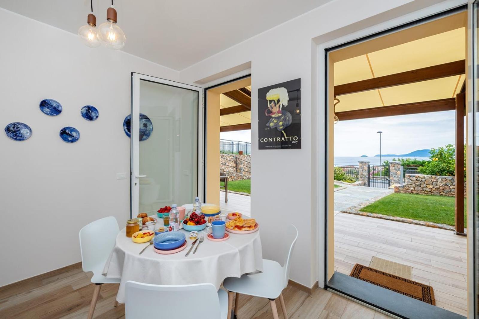Mirto Blu Bed & Breakfast บอร์จิโอแวเรซซี ภายนอก รูปภาพ