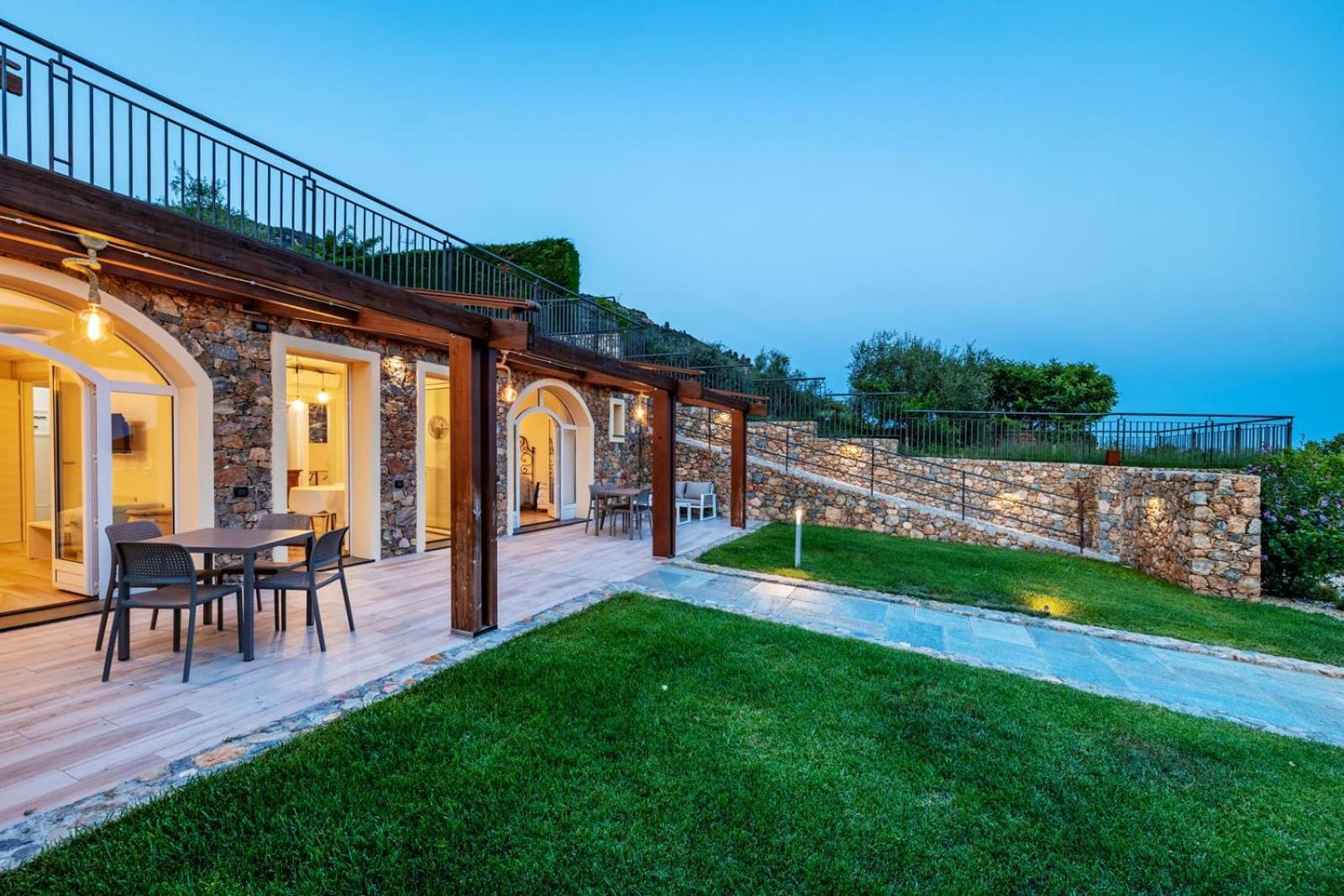 Mirto Blu Bed & Breakfast บอร์จิโอแวเรซซี ภายนอก รูปภาพ